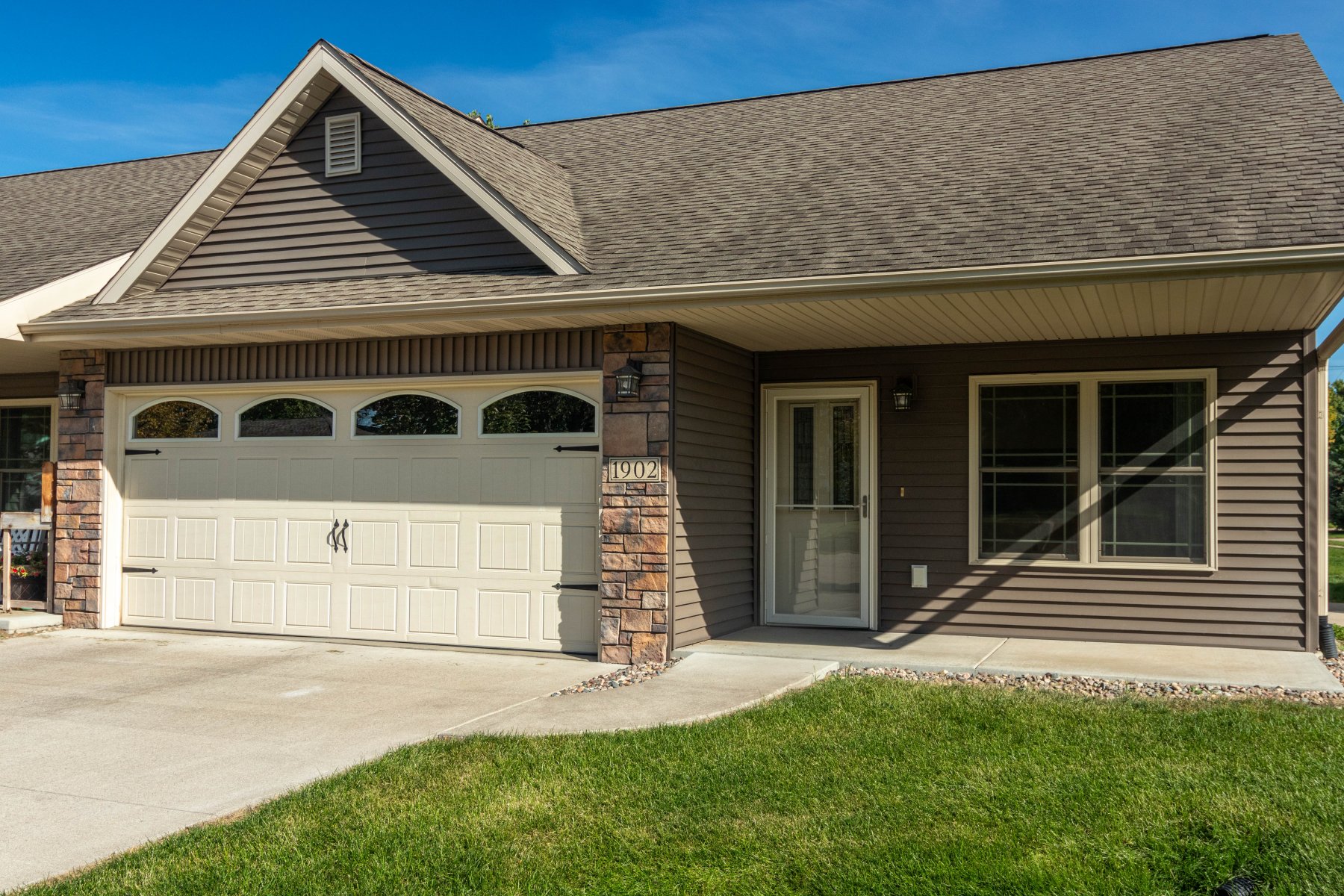 Island Villa Condos La Crosse Rentals